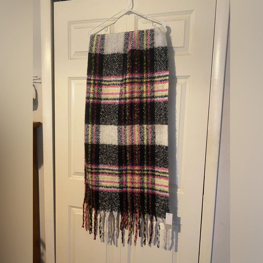 Plaid Oversized Scarf